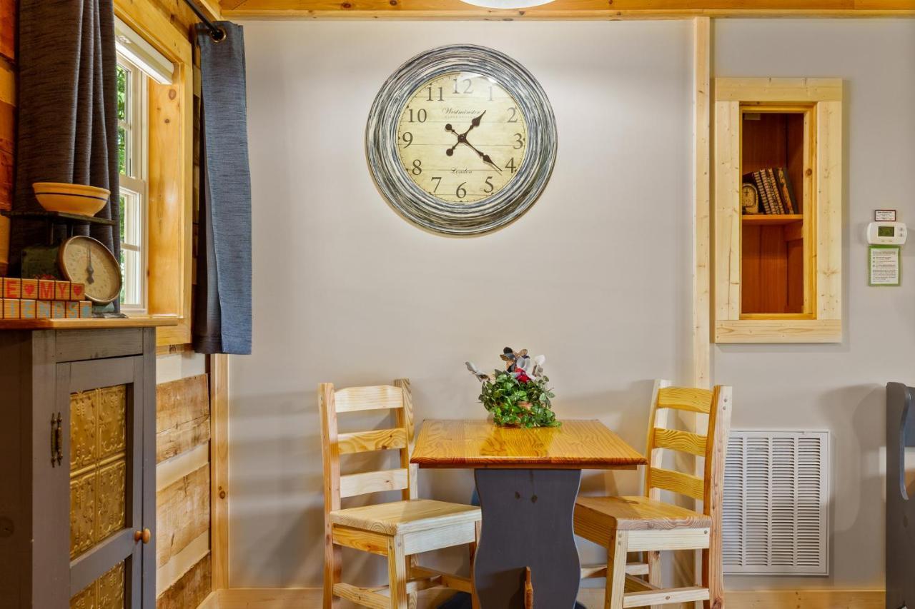 Nestled Inn McCookville Luaran gambar